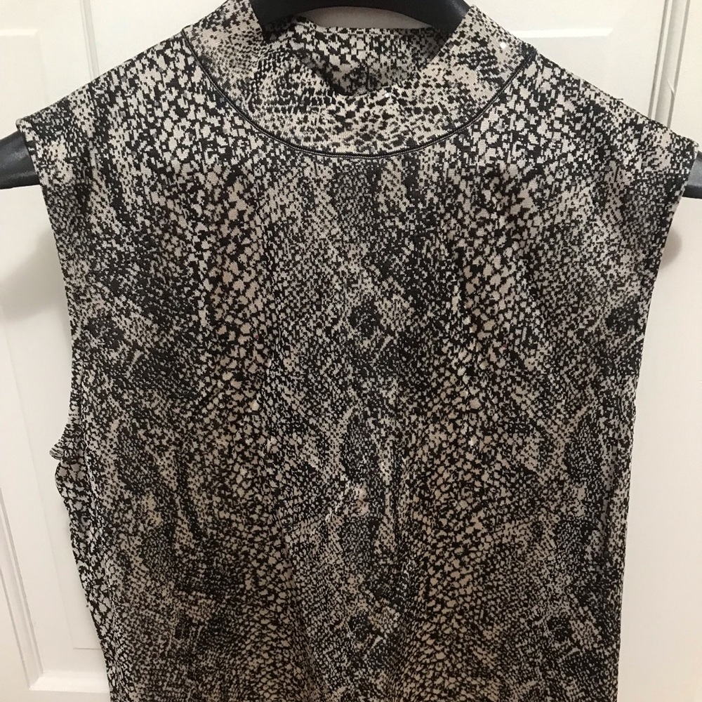 St. John Black and Tan snakeskin mock turtleneck shell